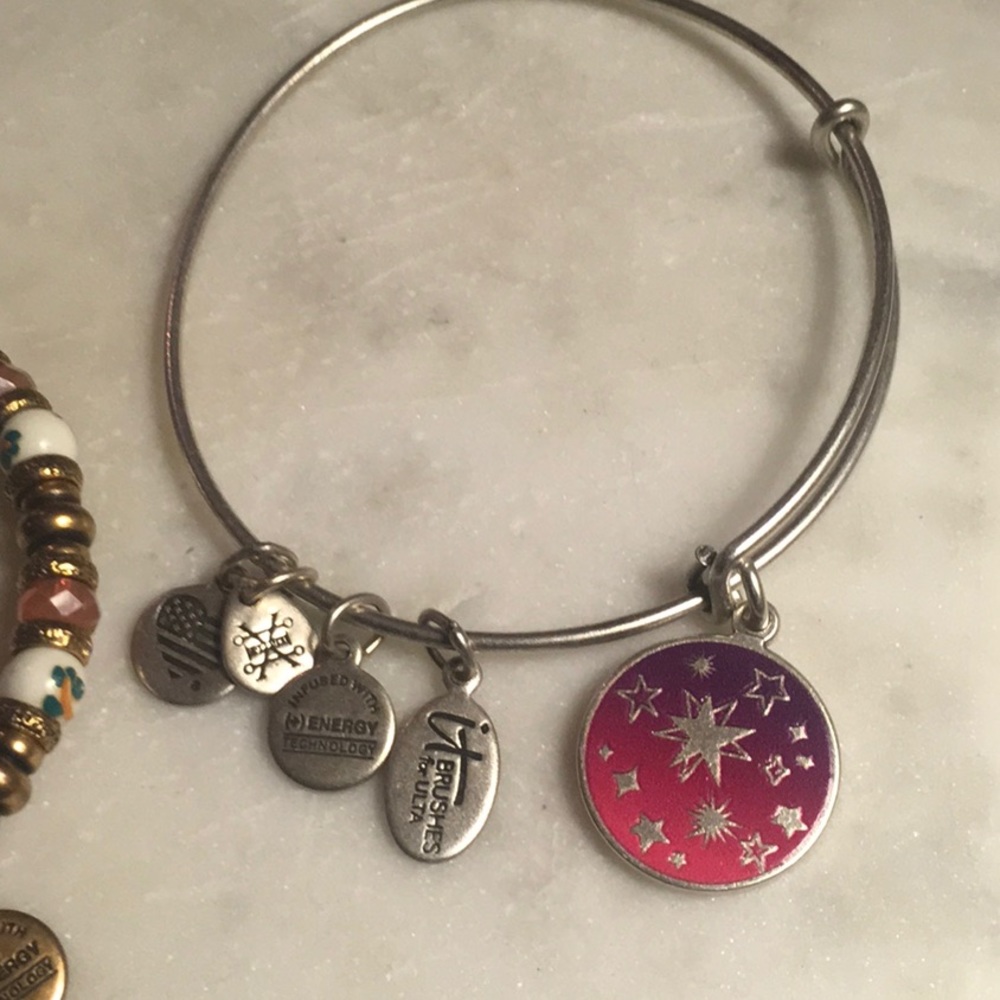 Two bracelets - Picture 2 of 5